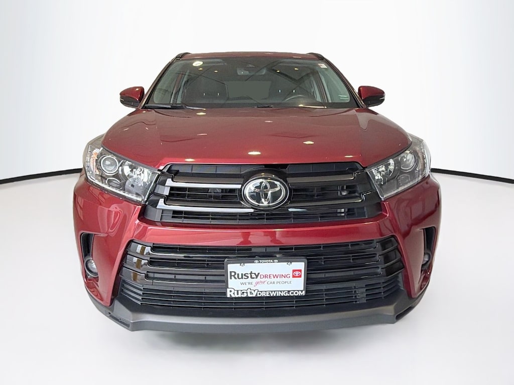 Used 2019 Toyota Highlander SE SUV