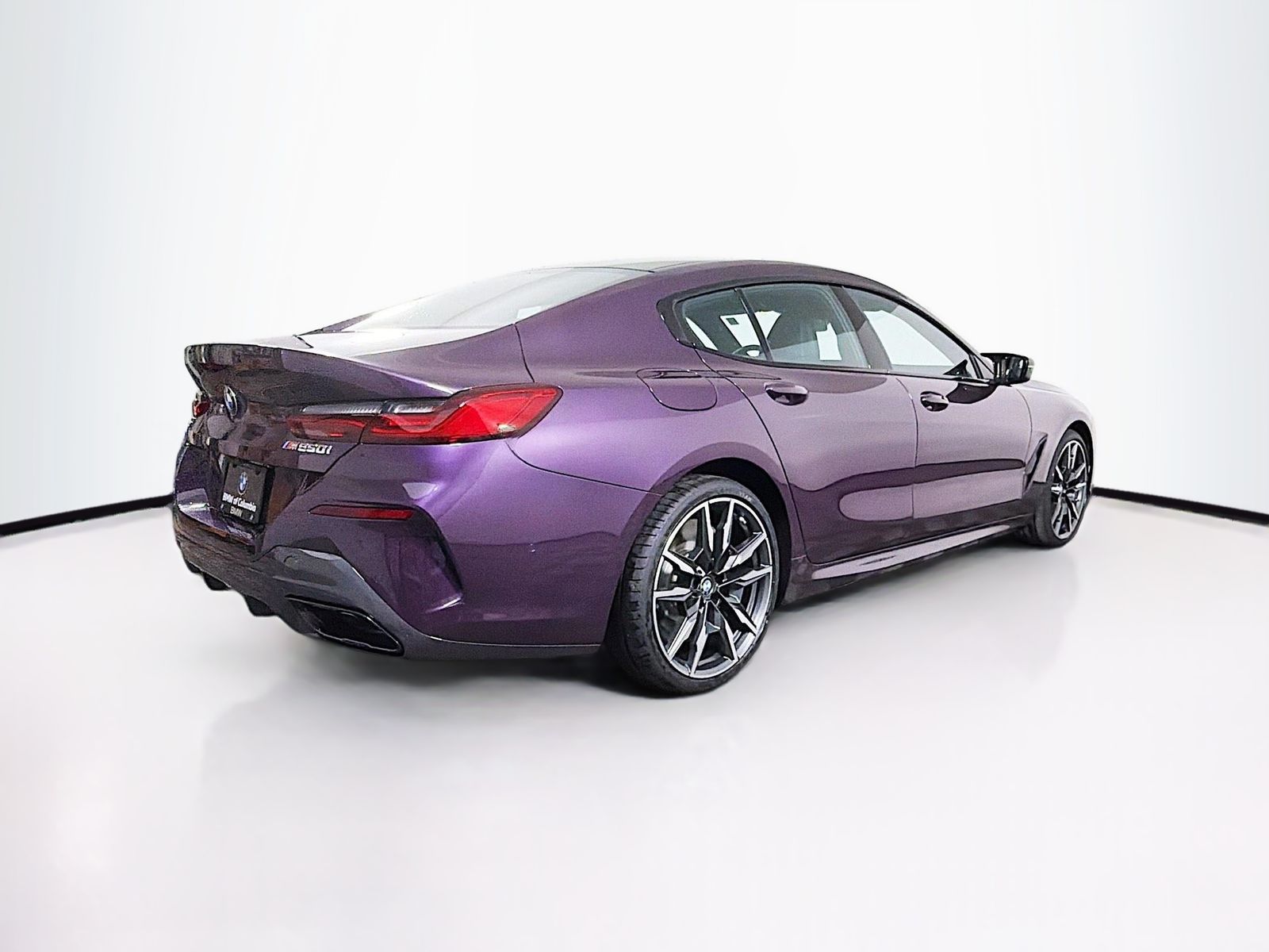 2026 BMW 8 Series M850i - Photo 7