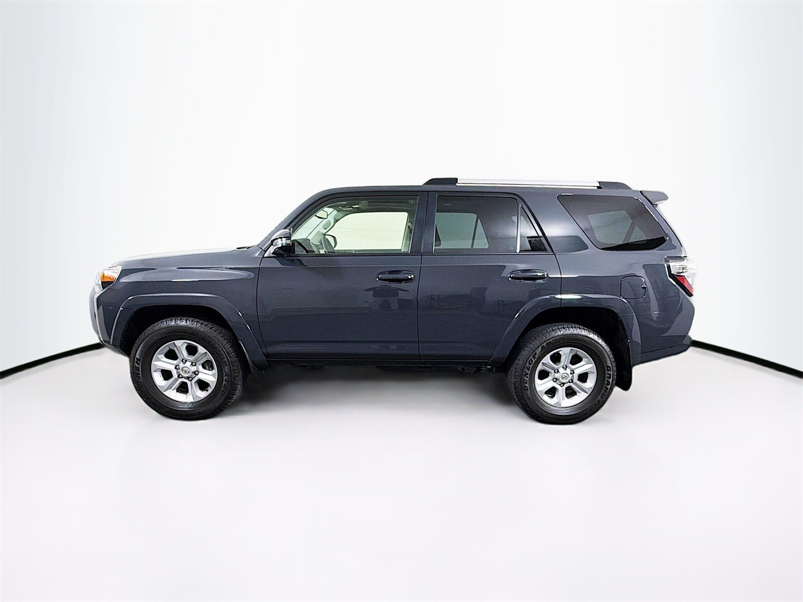 2024 Toyota 4Runner SR5 Premium photo 3