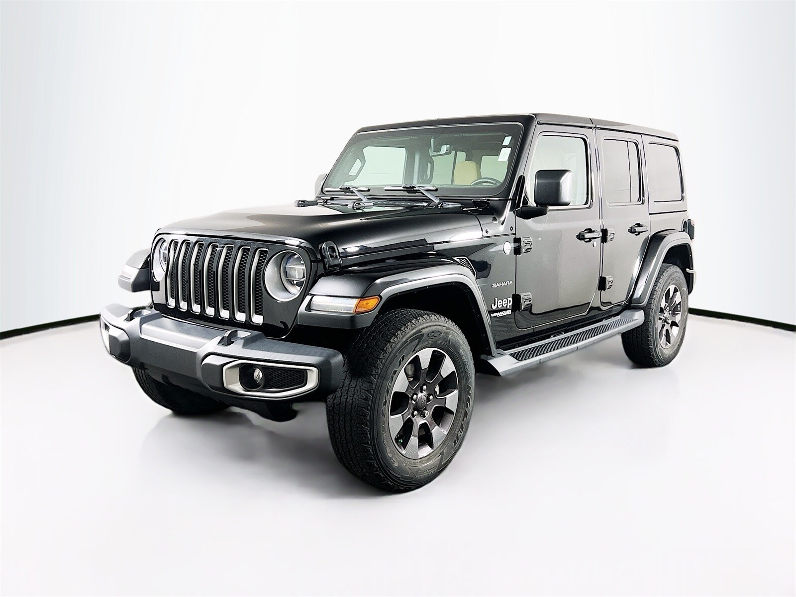2018 Jeep Wrangler Unlimited Sahara photo 3