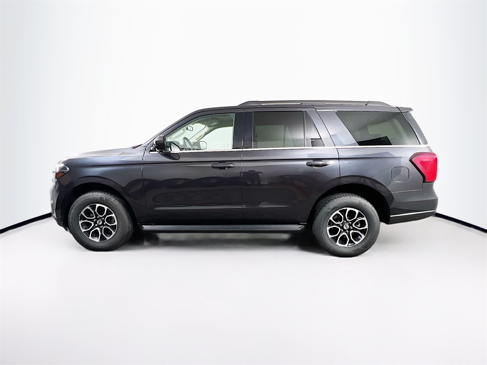 2024 Ford Expedition XLT photo 3