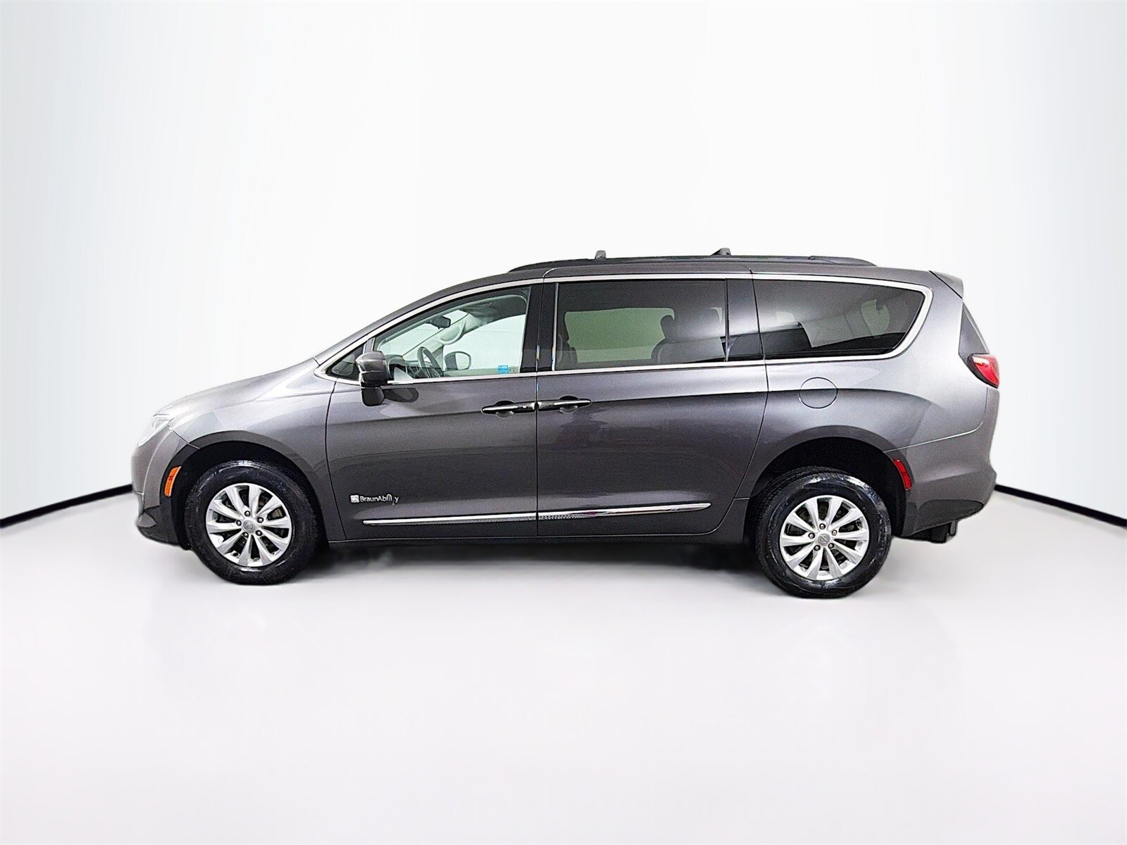 2017 Chrysler Pacifica Touring L photo 4