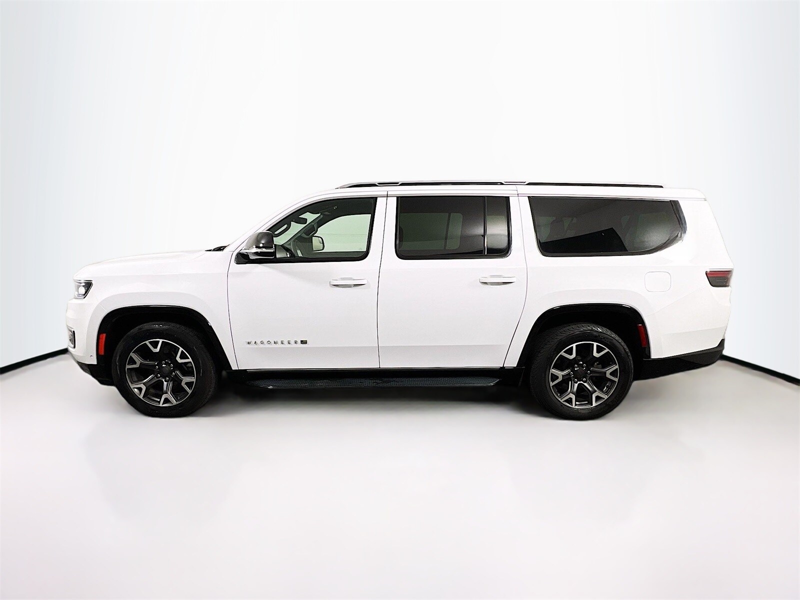 2024 Jeep Wagoneer L Series III photo 4