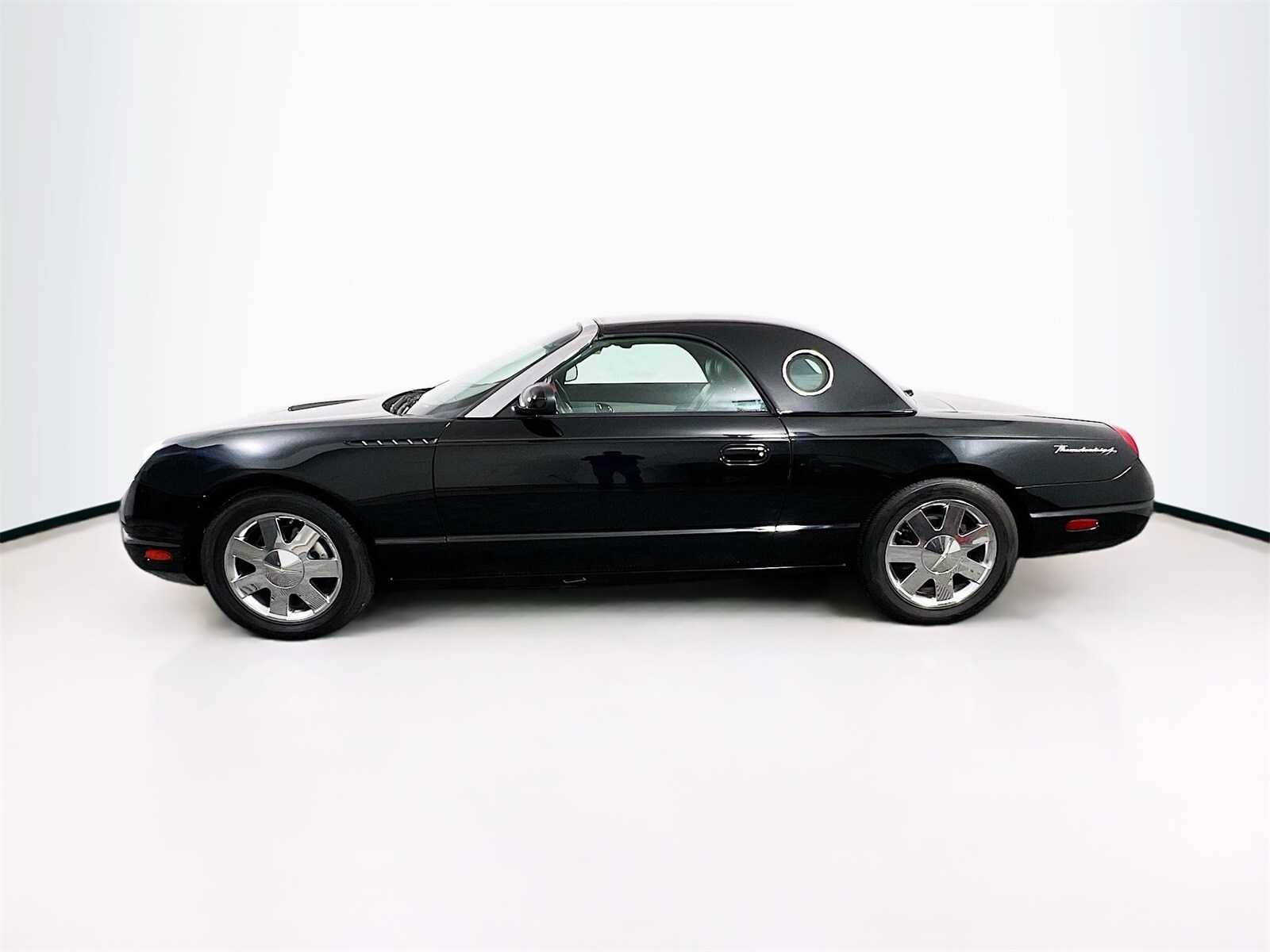 2002 Ford Thunderbird Base photo 4