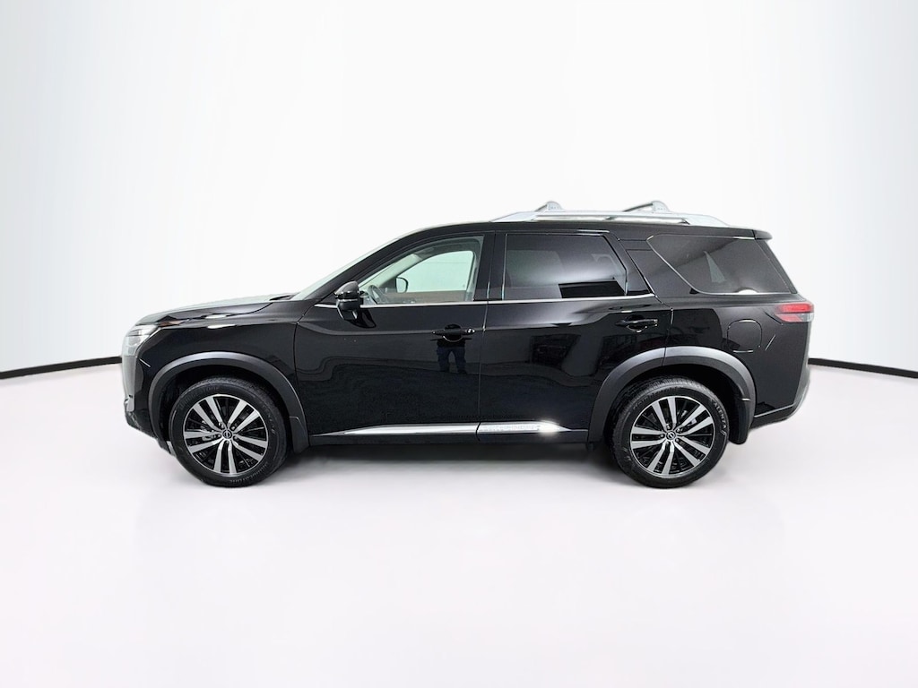 Used 2025 Nissan Pathfinder Platinum SUV