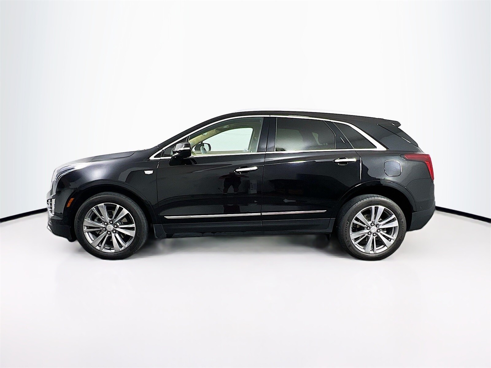 2023 Cadillac XT5 Platinum Premium Luxury photo 4