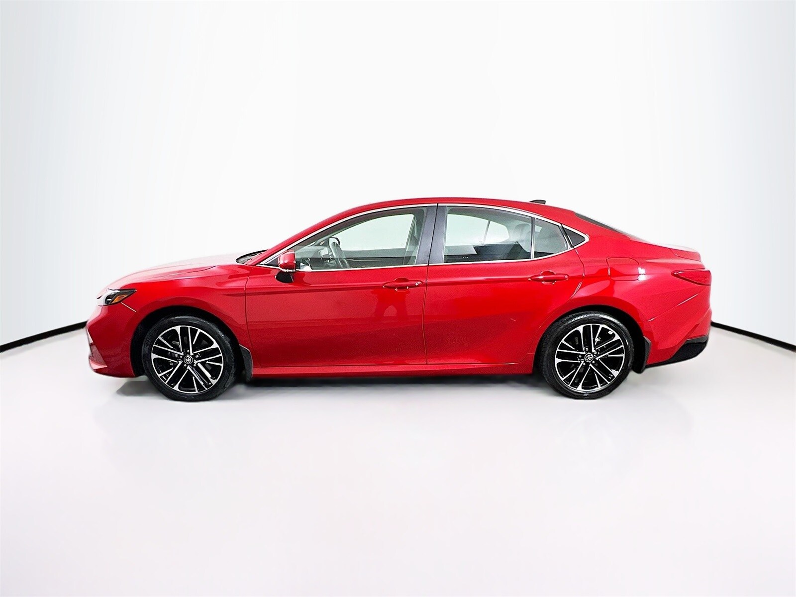 2025 Toyota Camry XLE photo 4