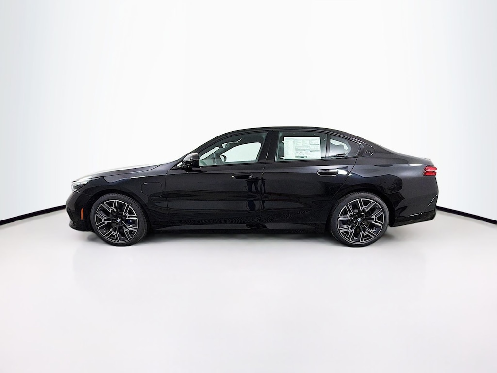 New 2027 BMW 550e xDrive Sedan