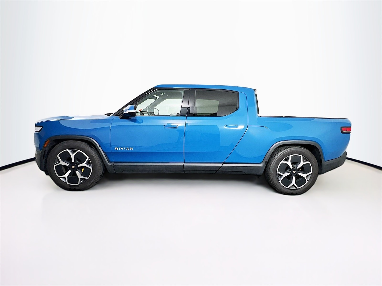 2022 Rivian R1T Adventure photo 3