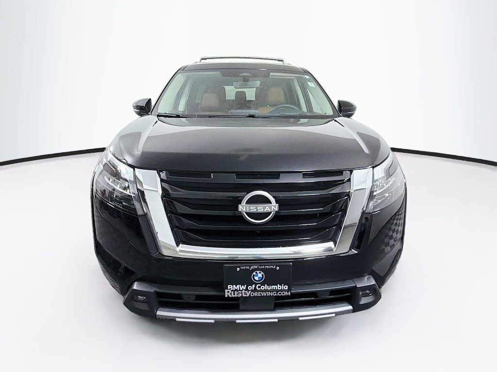Used 2025 Nissan Pathfinder Platinum SUV