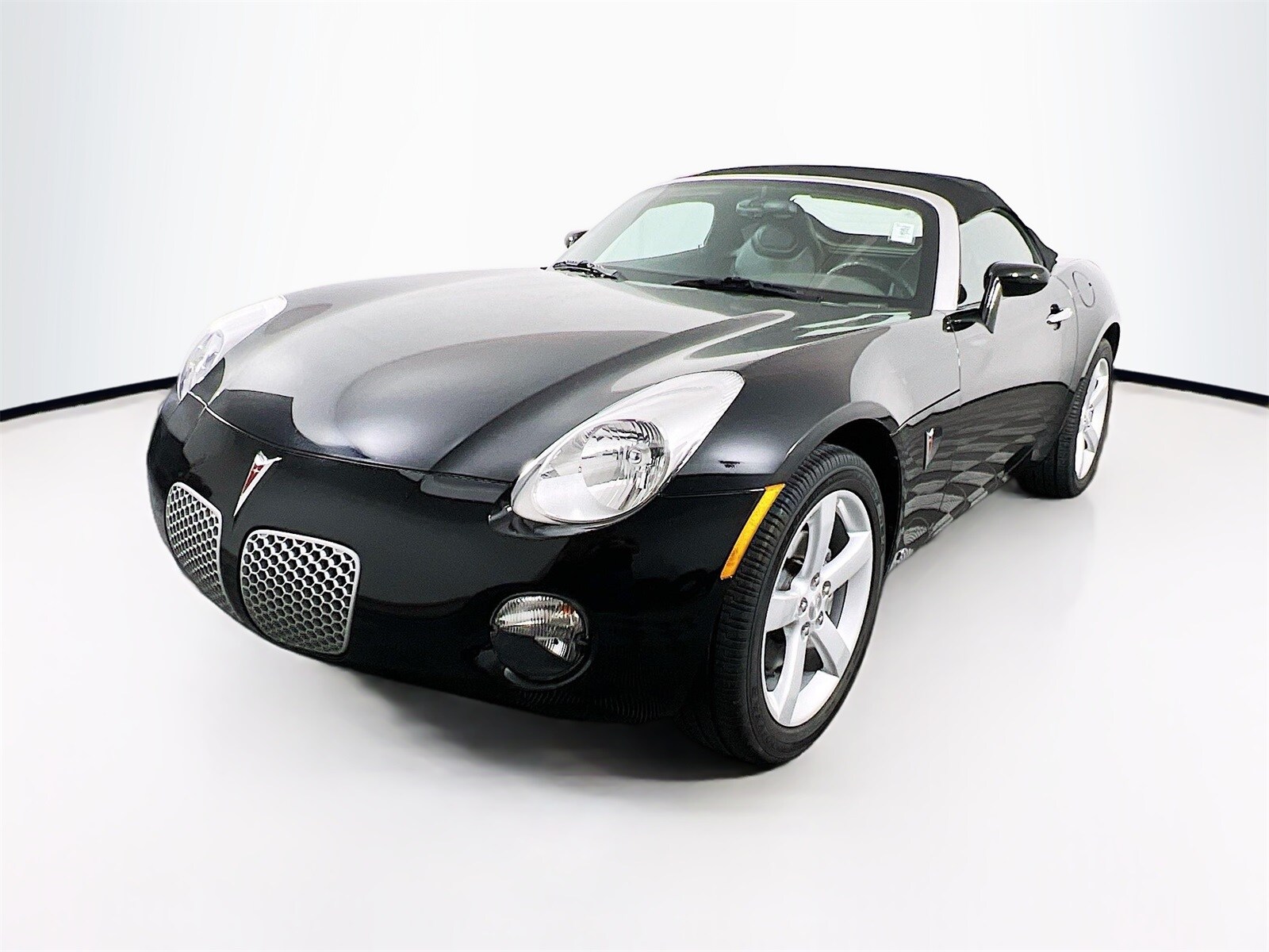 2006 Pontiac Solstice Base Convertible photo 3