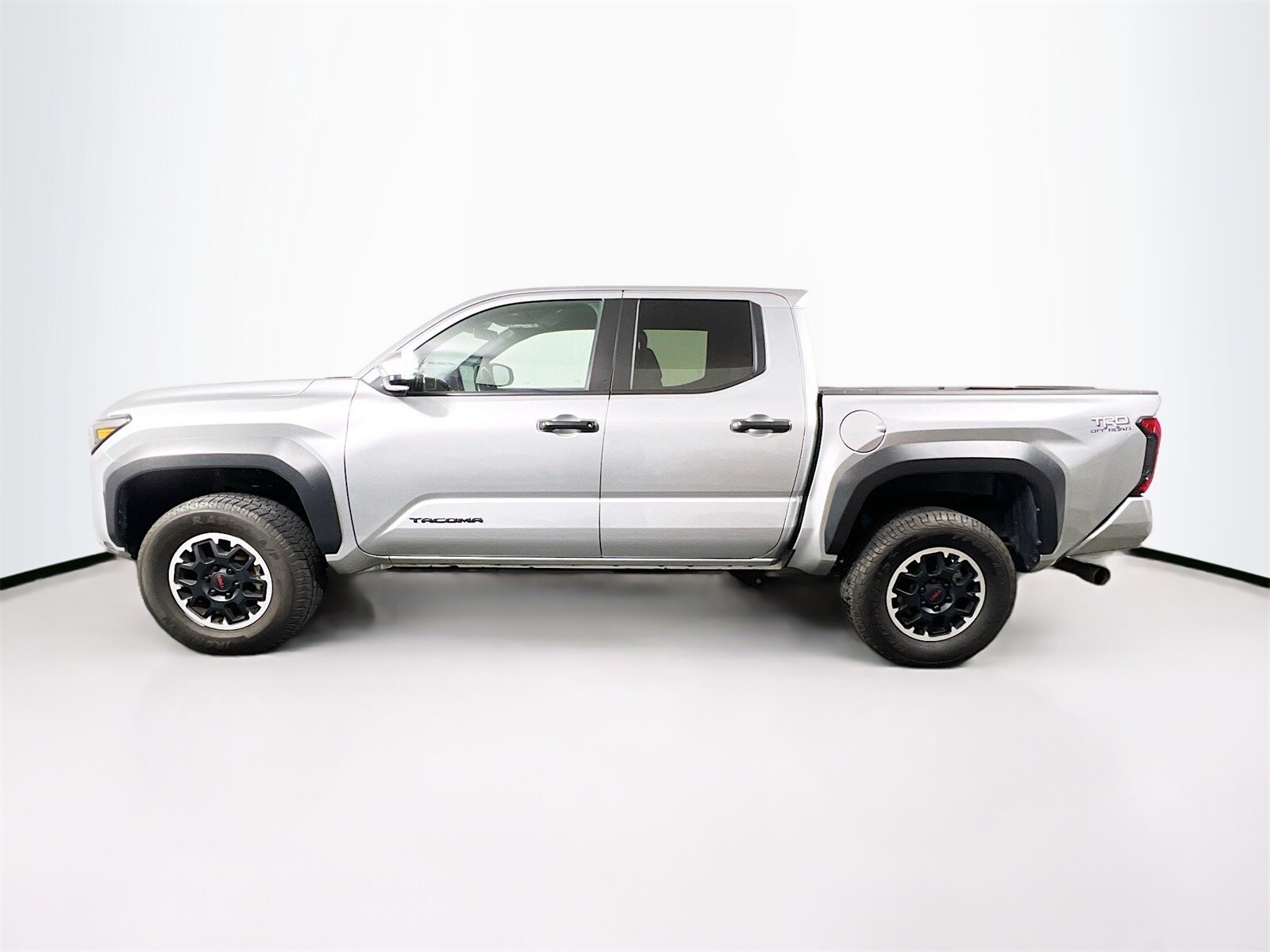 2024 Toyota Tacoma TRD Off-Road photo 3