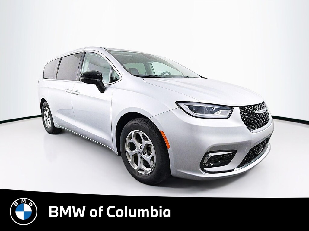 Used 2024 Chrysler Pacifica Limited Van Passenger Van