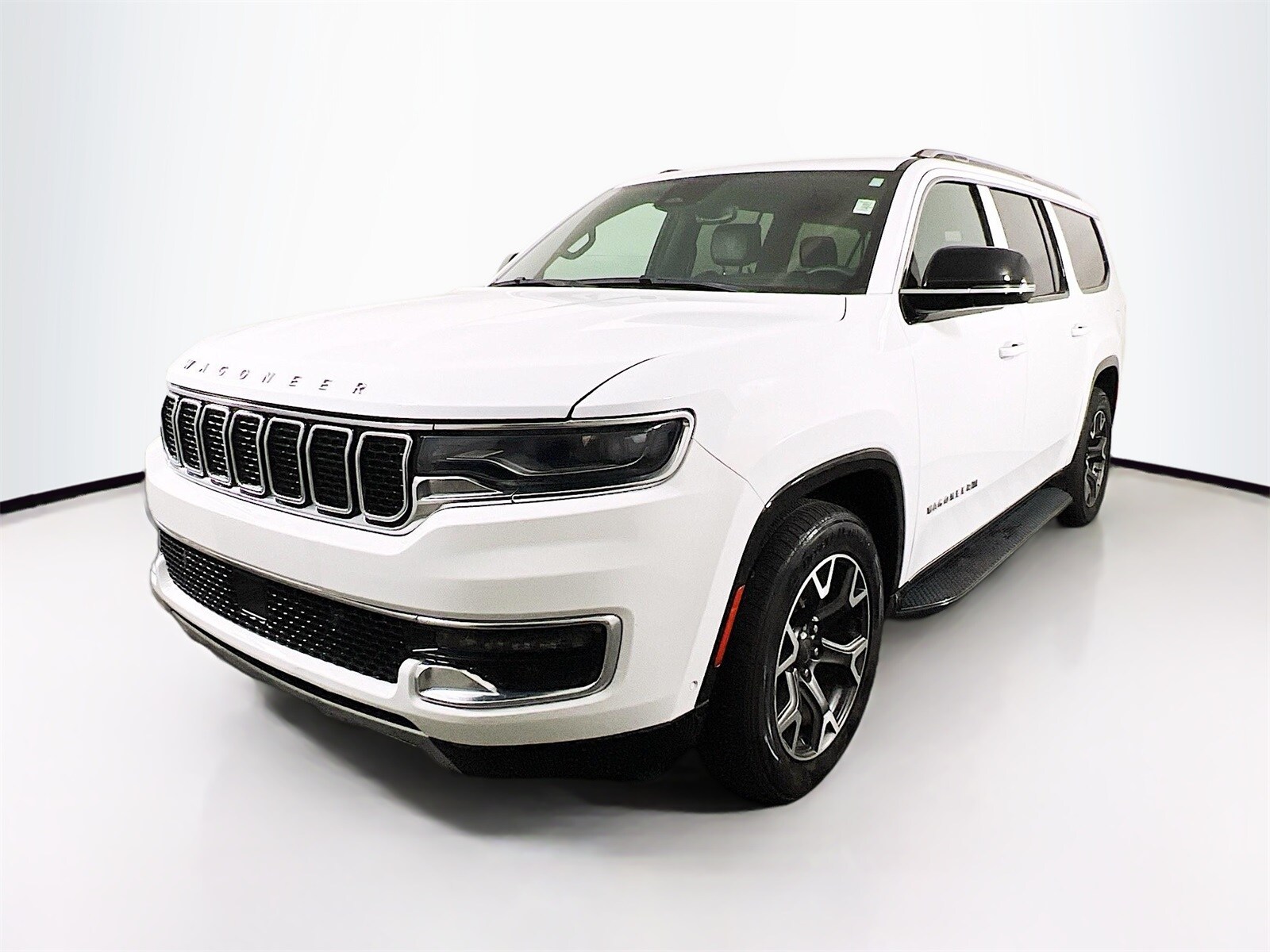 2024 Jeep Wagoneer L Series III photo 3