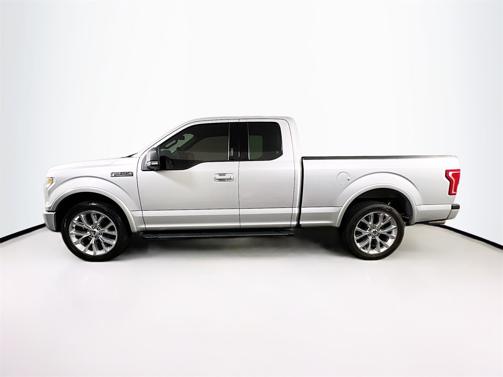 2016 Ford F-150 XLT photo 4