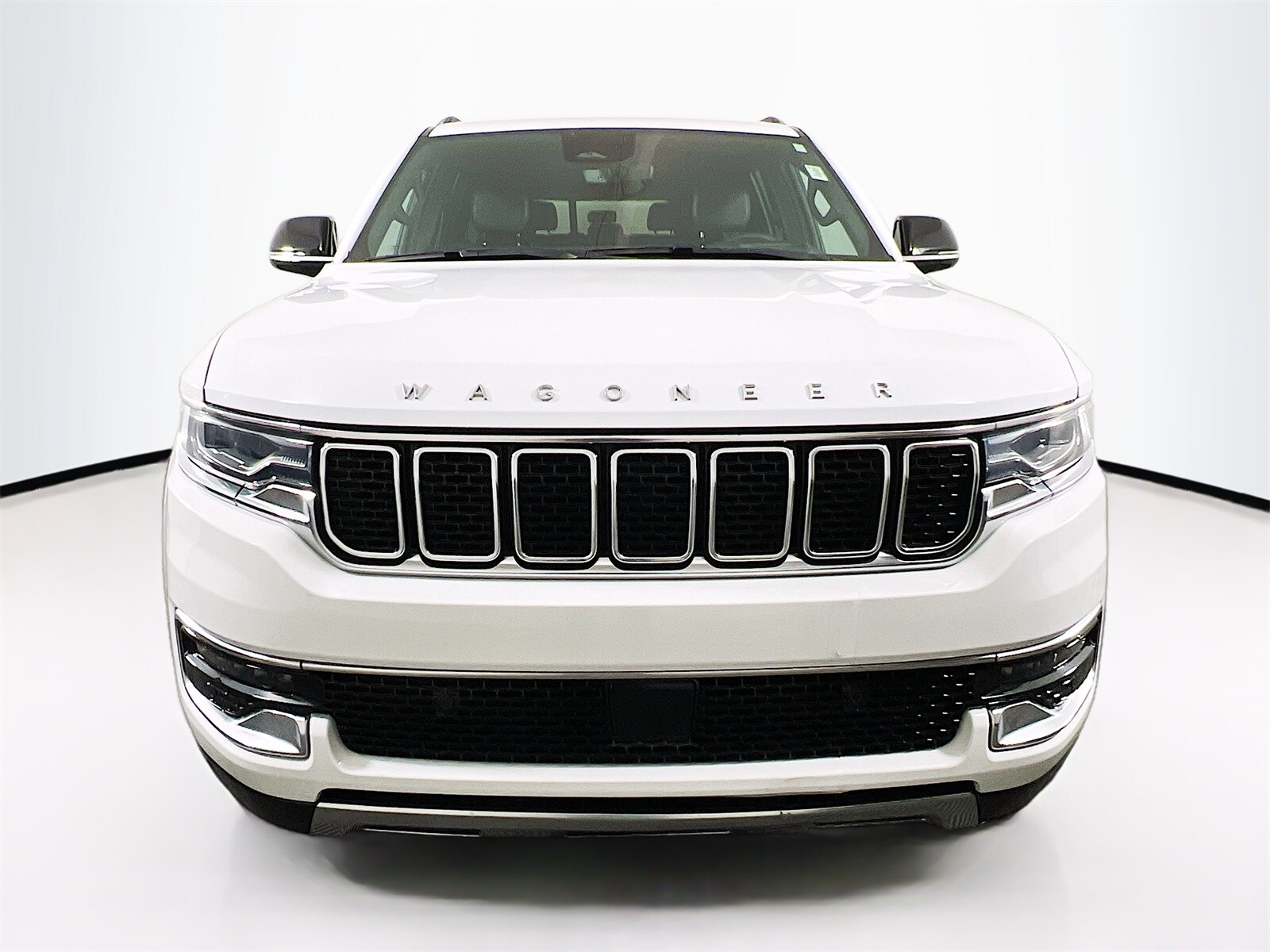 2024 Jeep Wagoneer L Series III photo 2