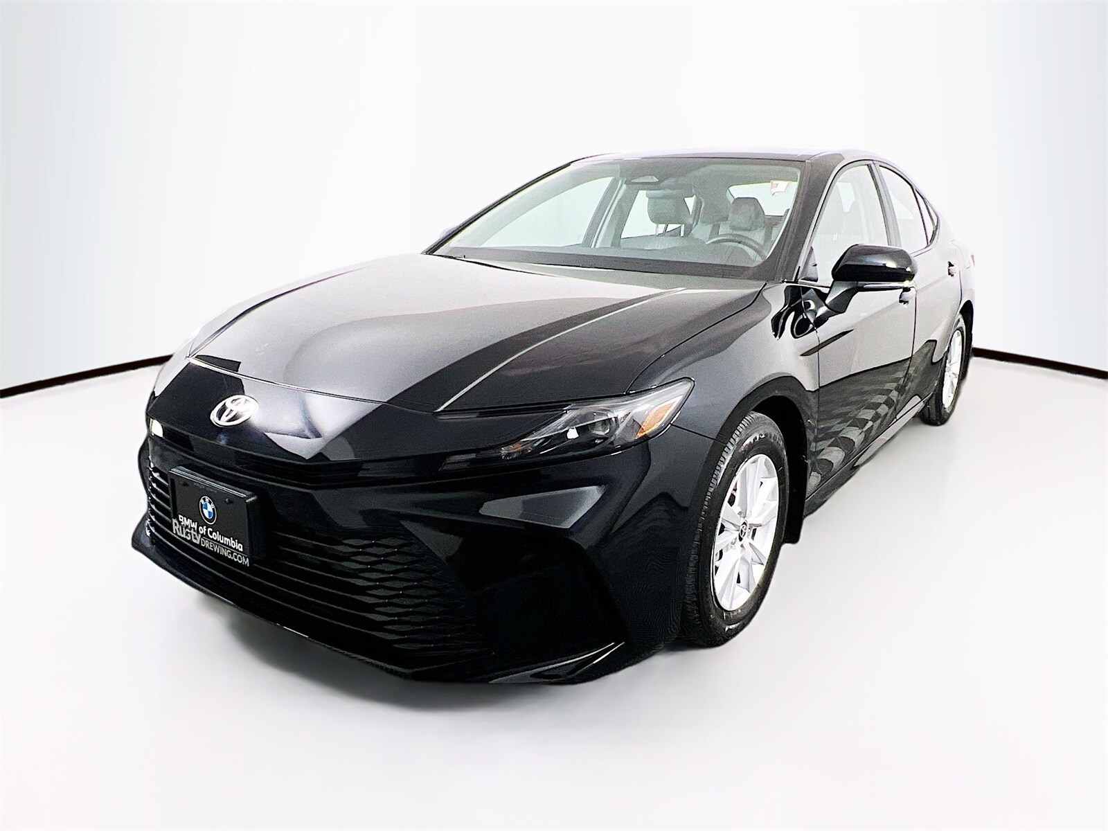 2025 Toyota Camry LE photo 3