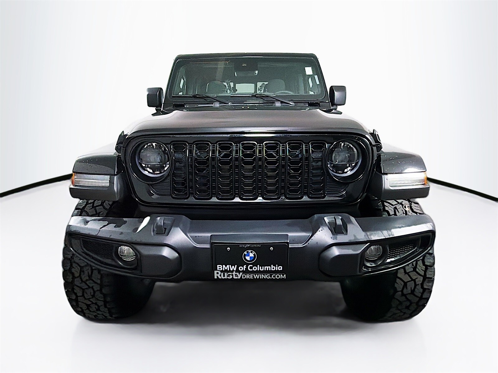 2024 Jeep Gladiator Willys photo 2