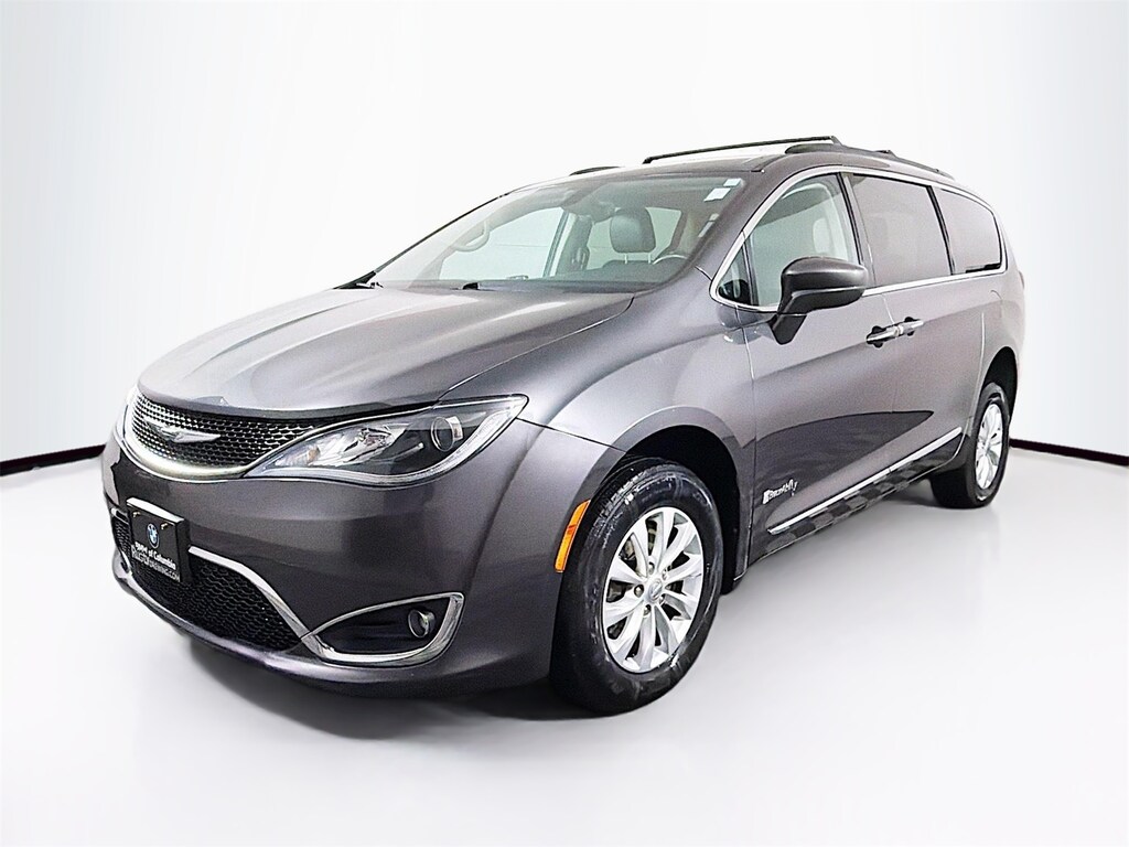 Used 2017 Chrysler Pacifica Touring L Van