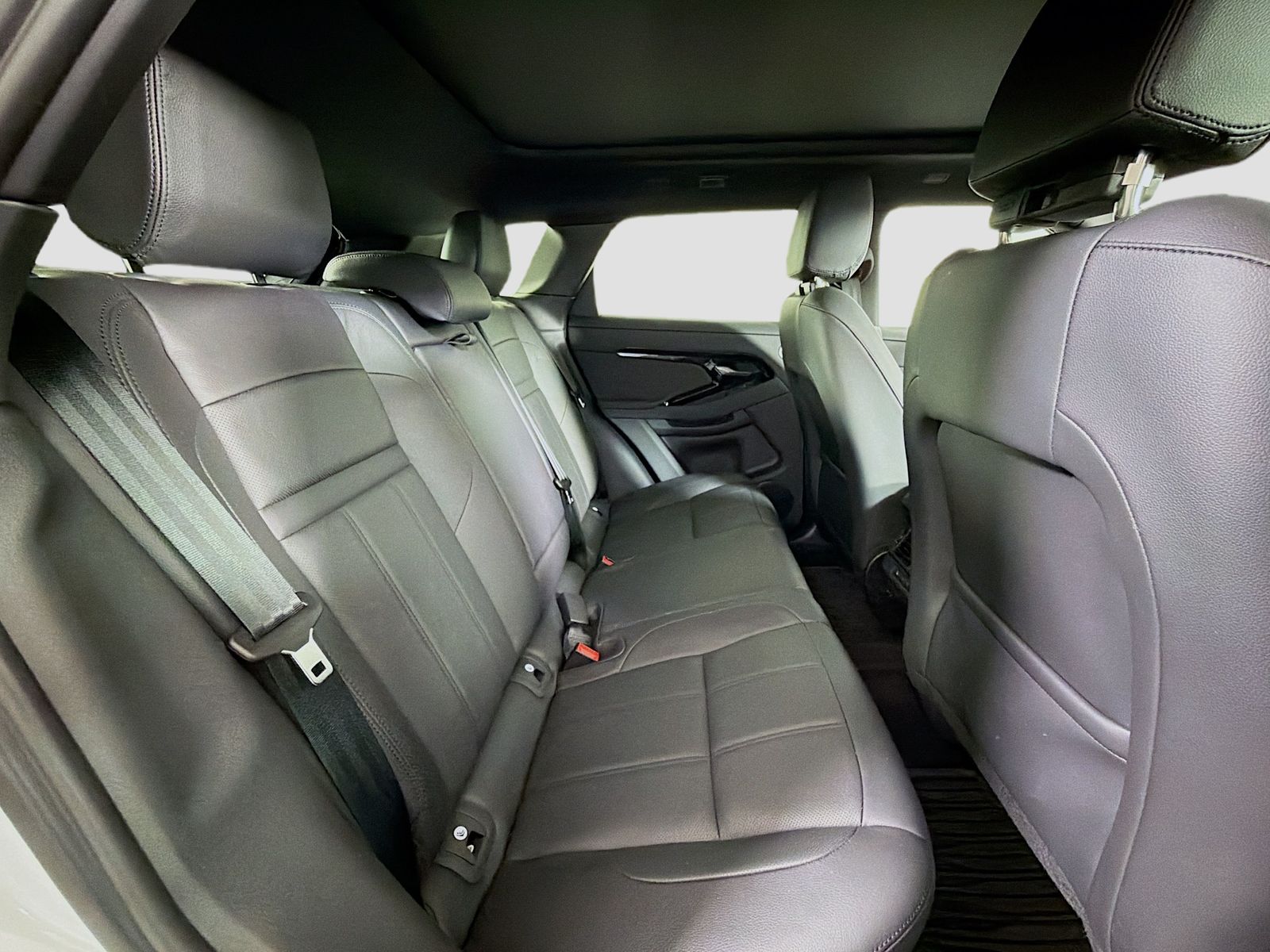 2026 Land Rover Range Rover Evoque Dynamic SE - Photo 30