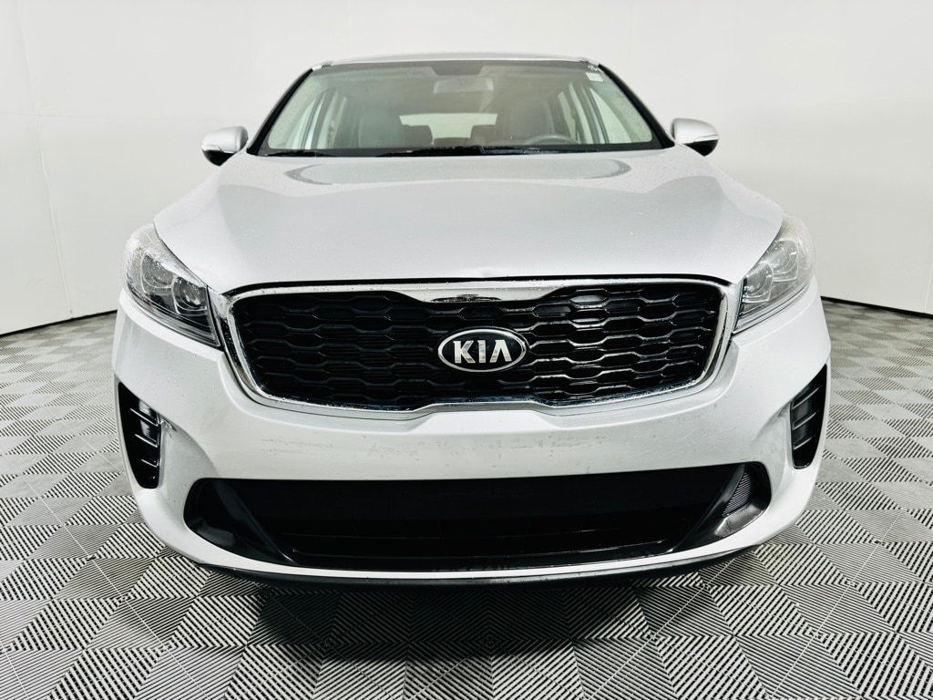 Used 2019 Kia Sorento L with VIN 5XYPG4A36KG585044 for sale in Columbia, MO