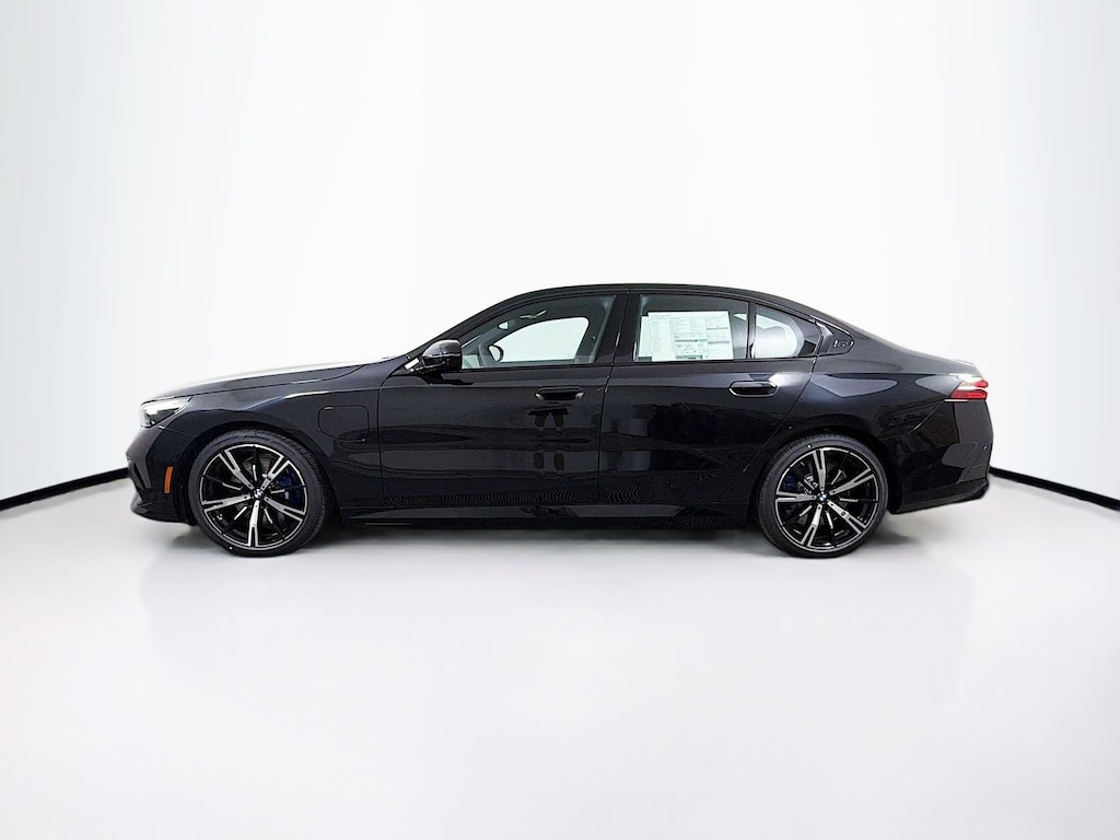 New 2027 BMW 550e xDrive Sedan