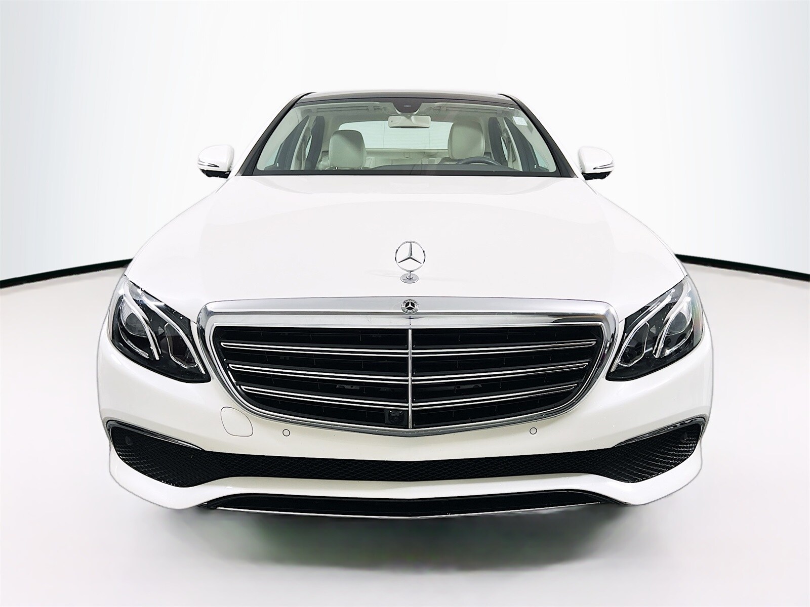 2019 Mercedes Benz E 300 photo 2