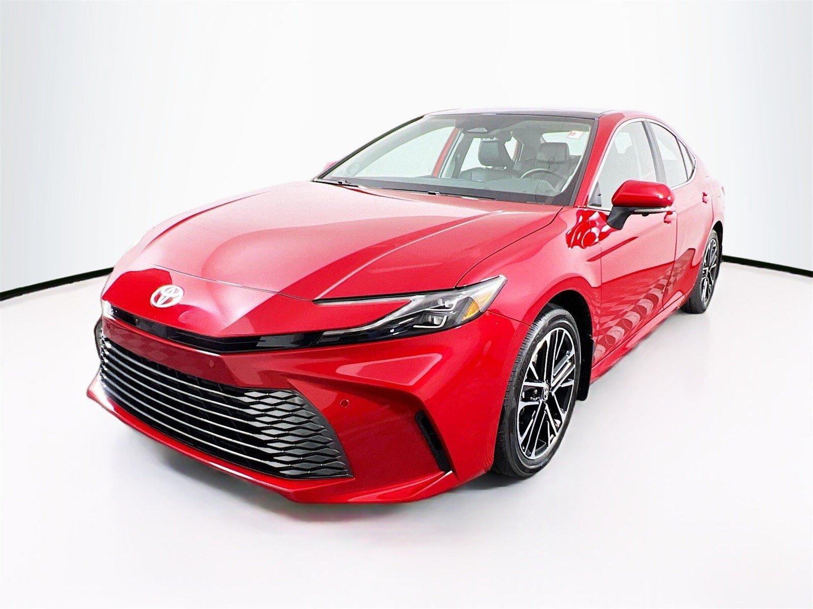 2025 Toyota Camry XLE photo 3