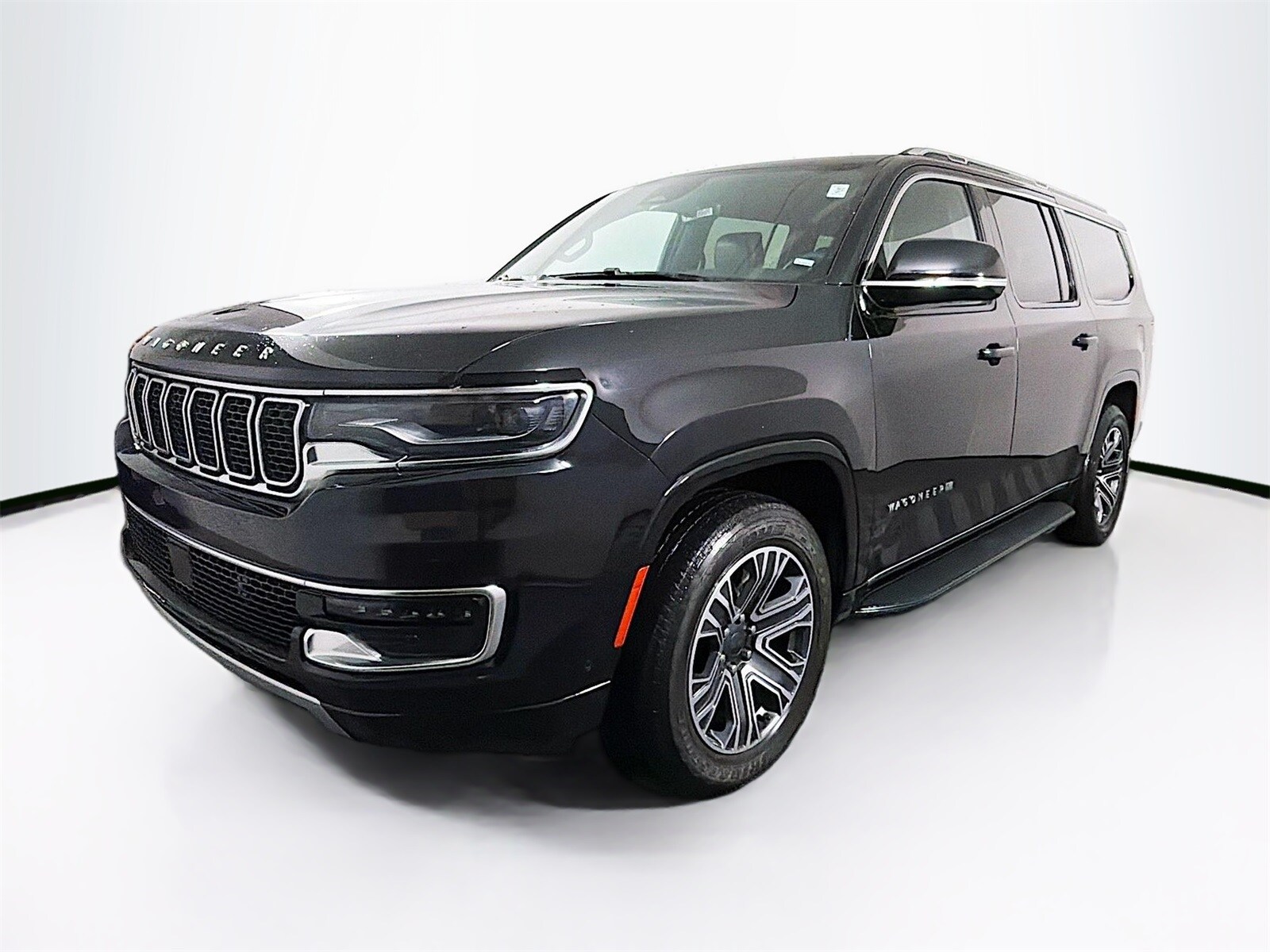 2024 Jeep Wagoneer L Series II photo 3