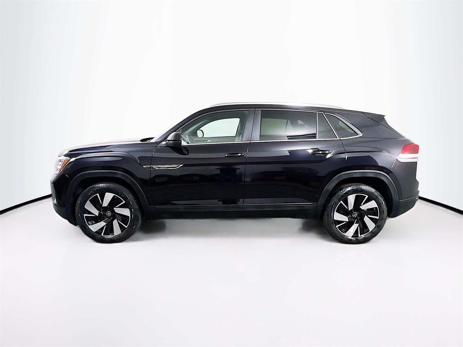 2025 Volkswagen Atlas Cross Sport SE Technology photo 4