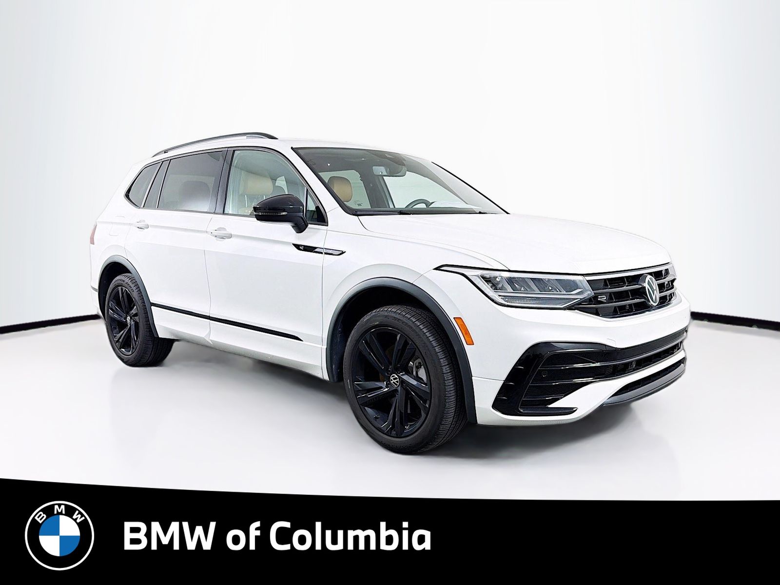 2024 Volkswagen Tiguan 2.0T SE R-Line Black 4Motion's photo