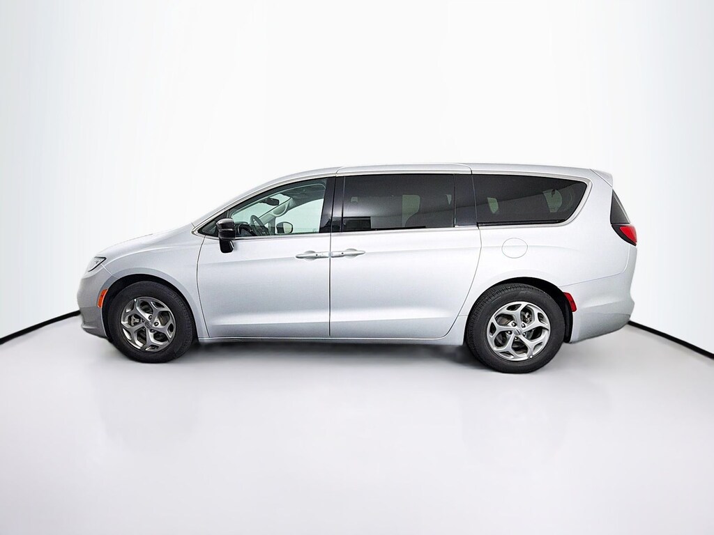 Used 2024 Chrysler Pacifica Limited Van Passenger Van