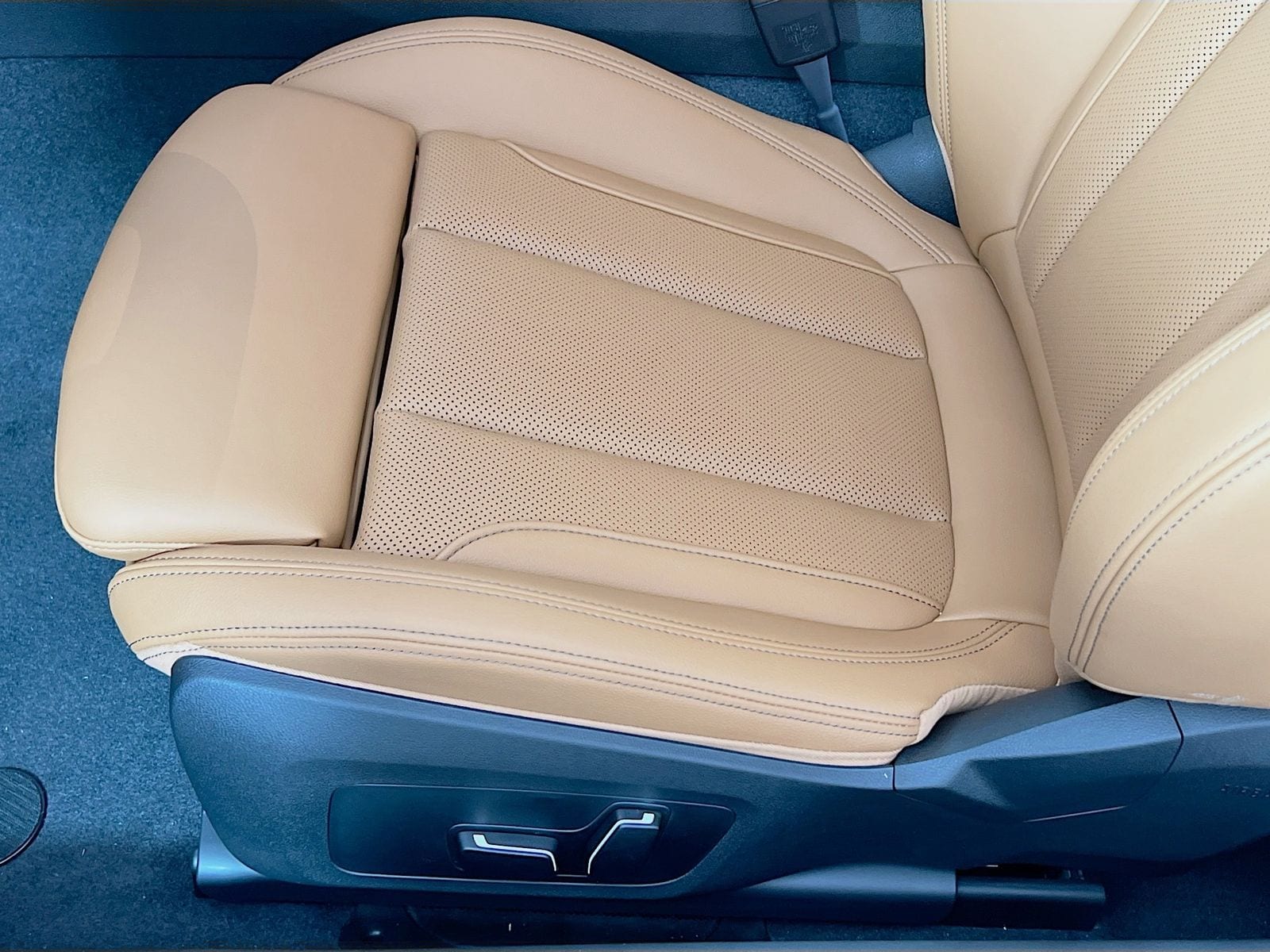 2025 BMW 2 Series 230i - Photo 22