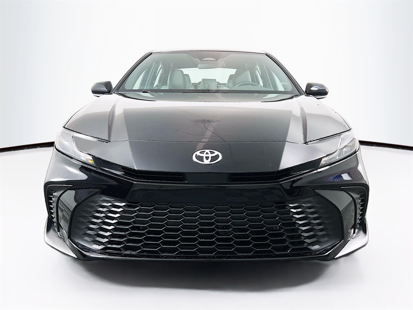 2025 Toyota Camry SE photo 2