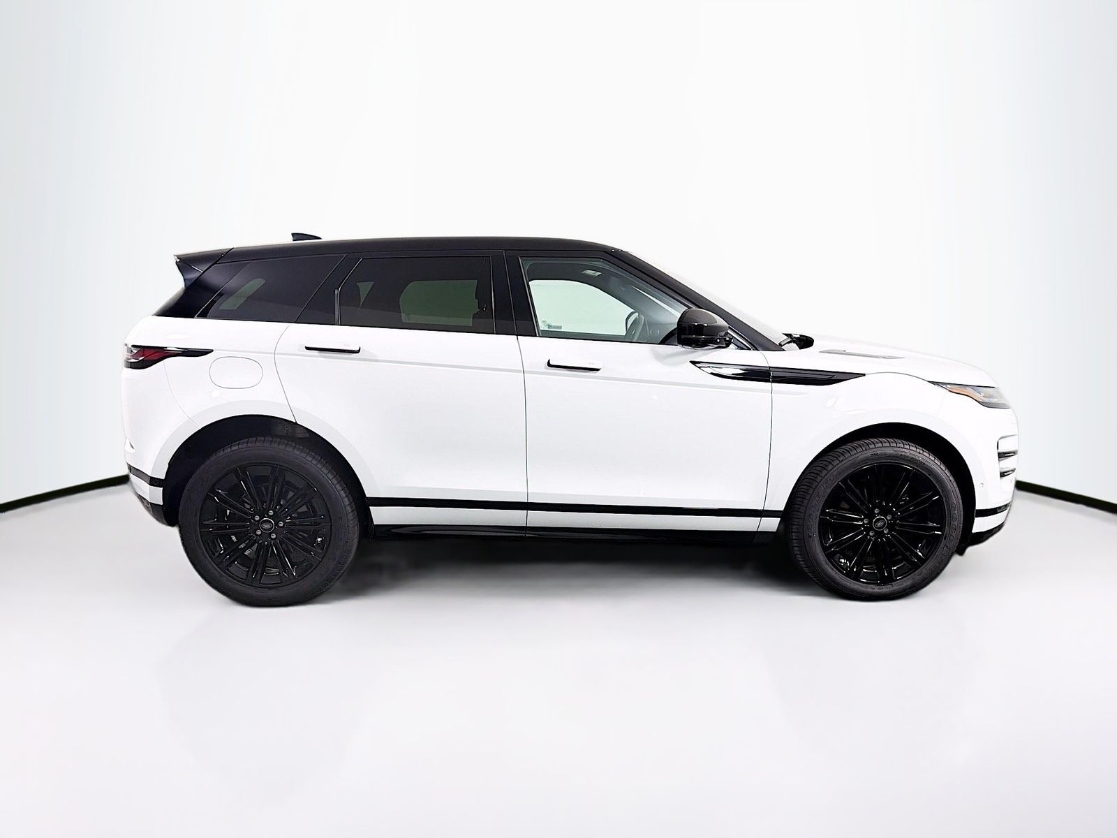 2026 Land Rover Range Rover Evoque Dynamic SE - Photo 8
