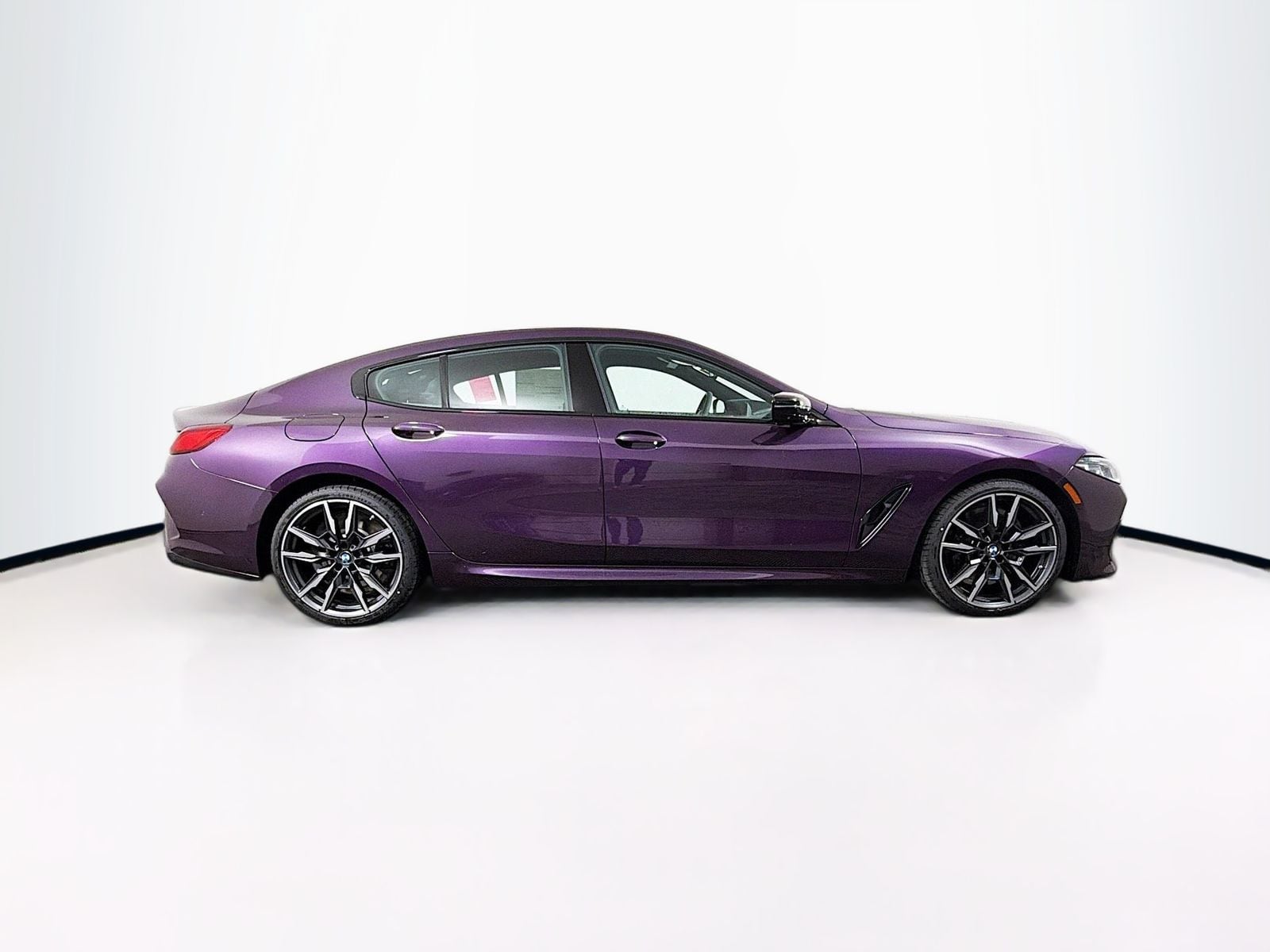 2026 BMW 8 Series M850i - Photo 8