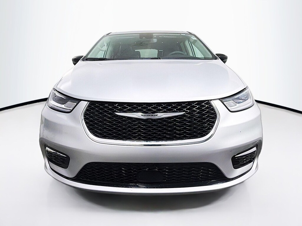 Used 2024 Chrysler Pacifica Limited Van Passenger Van