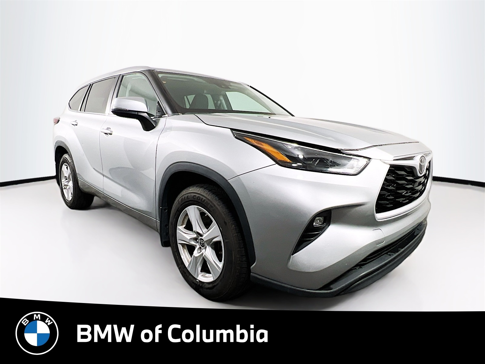 2024 Toyota Highlander LE's photo