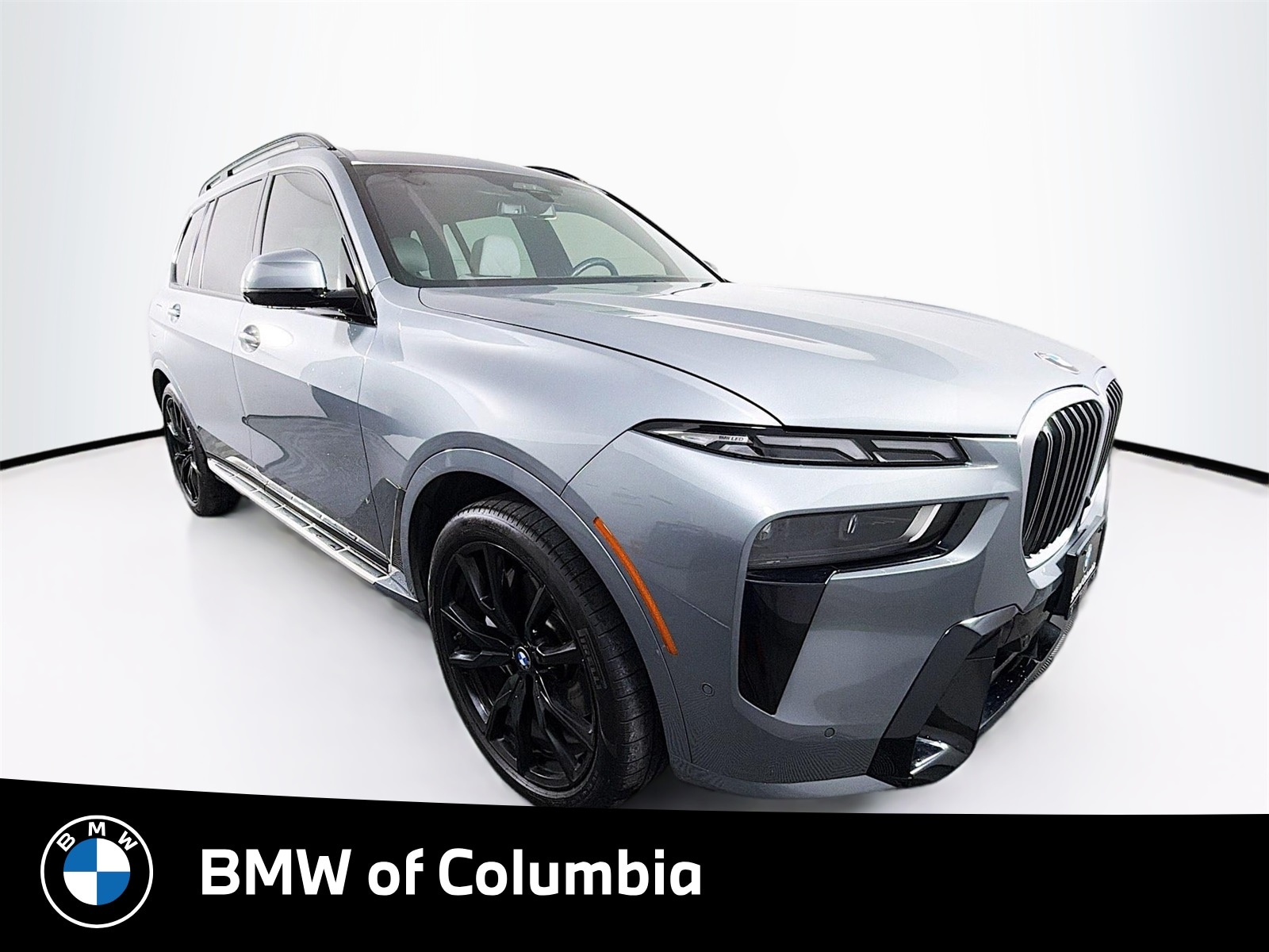 2023 BMW X7 40i's photo