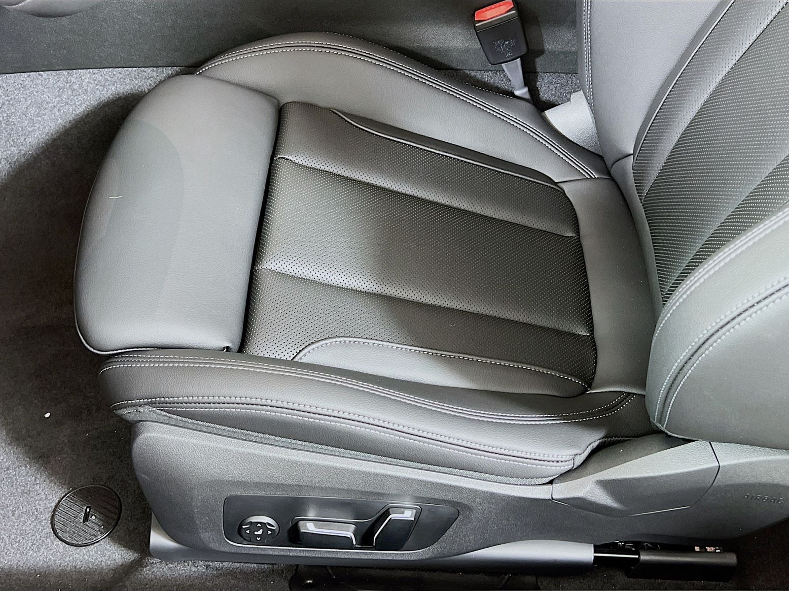 2025 BMW 2 Series 230i - Photo 22