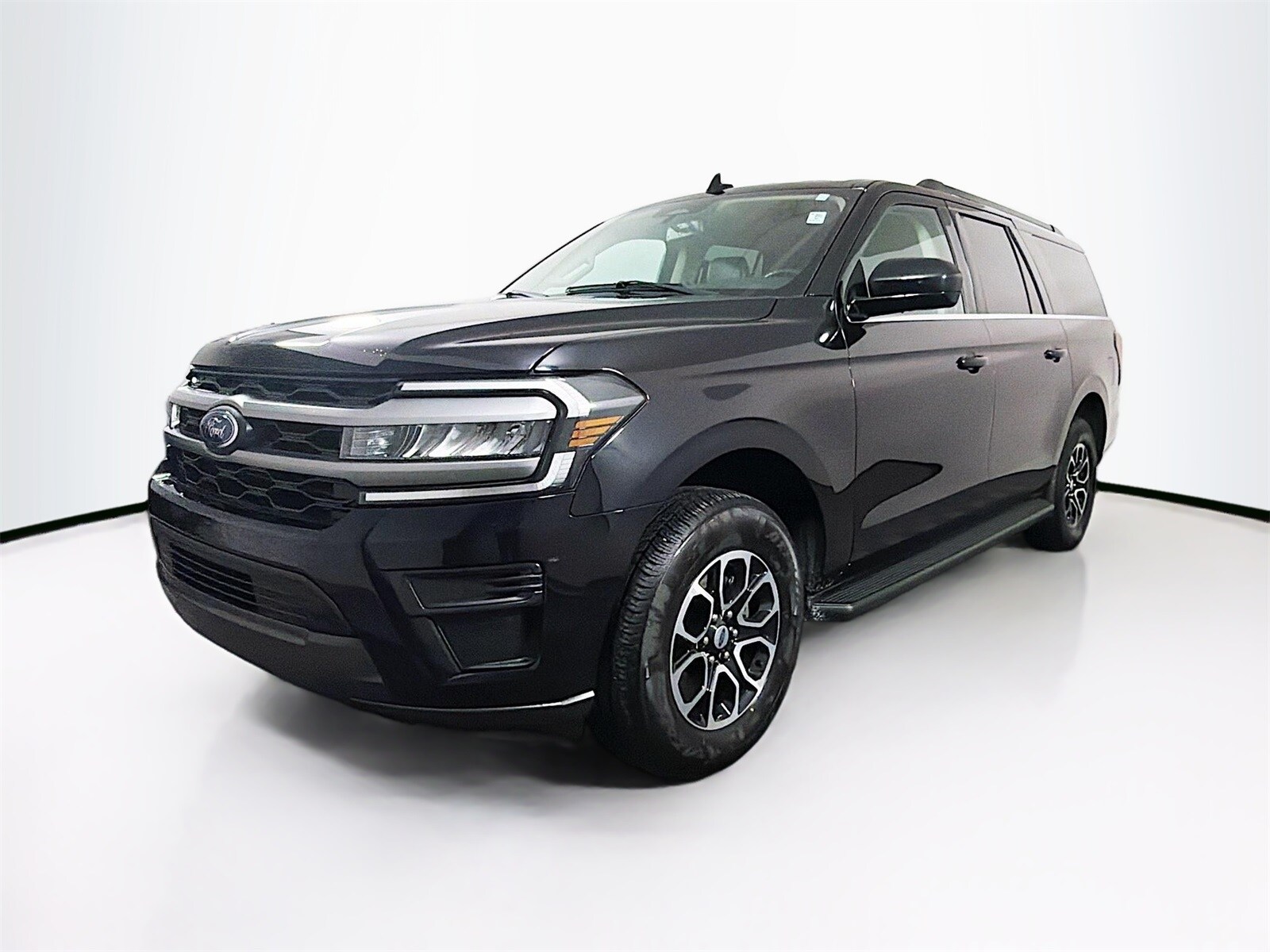 2024 Ford Expedition MAX XLT photo 2