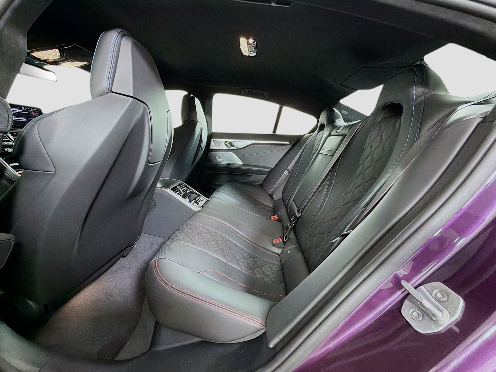 2026 BMW 8 Series M850i - Photo 25