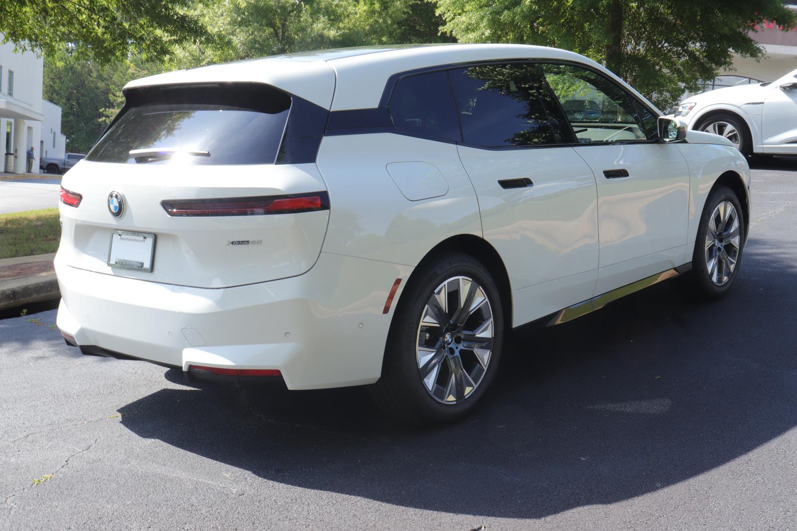 2026 BMW iX 60 - Photo 7