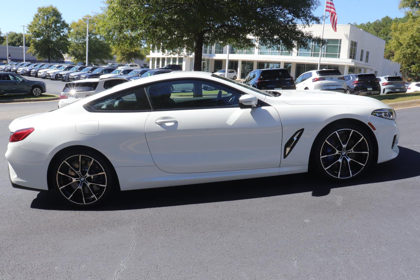 2025 BMW 8 Series 840i - Photo 8