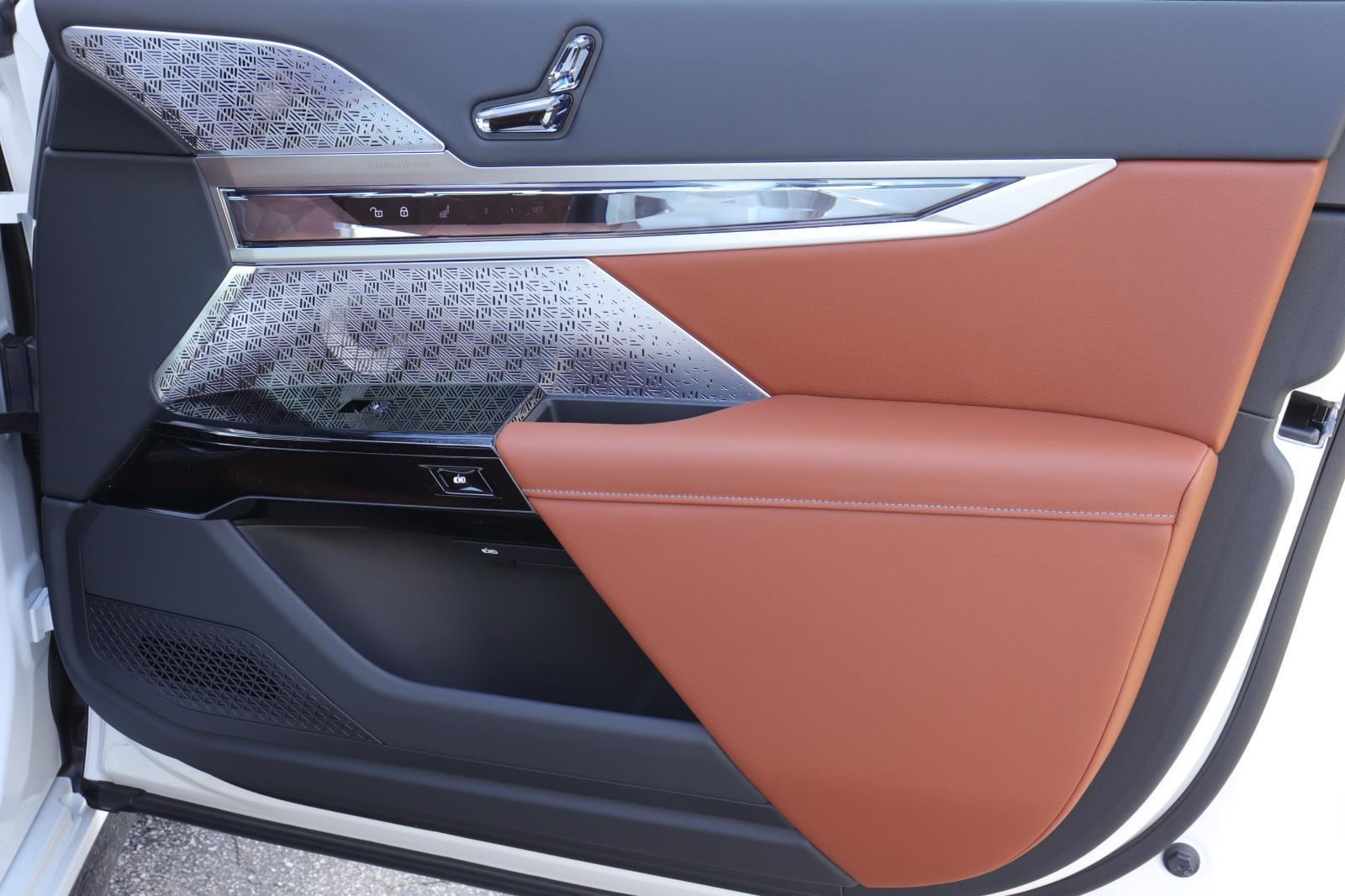 2026 BMW 7 Series 760i - Photo 17