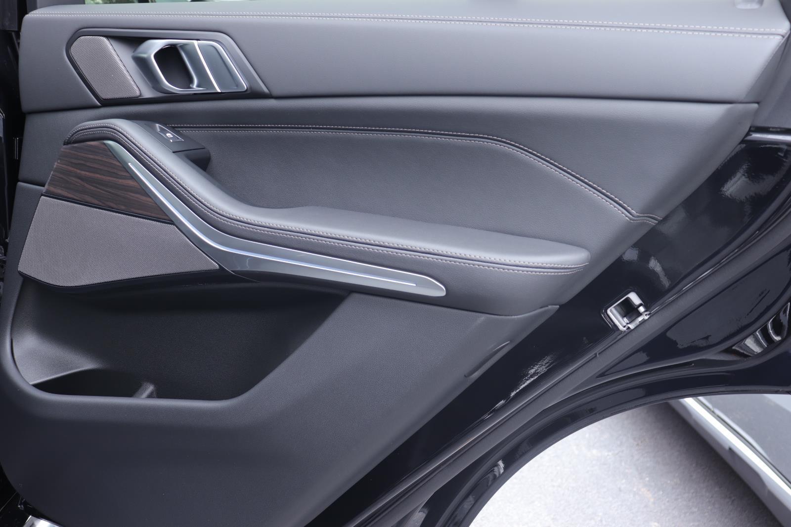 2026 BMW X5 50e - Photo 18