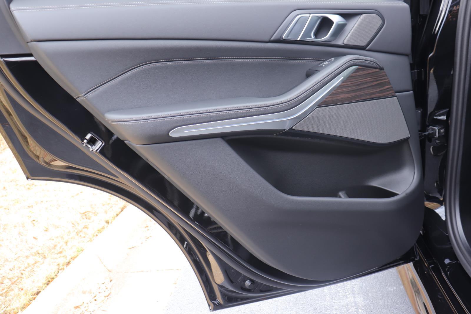 2026 BMW X5 50e - Photo 11