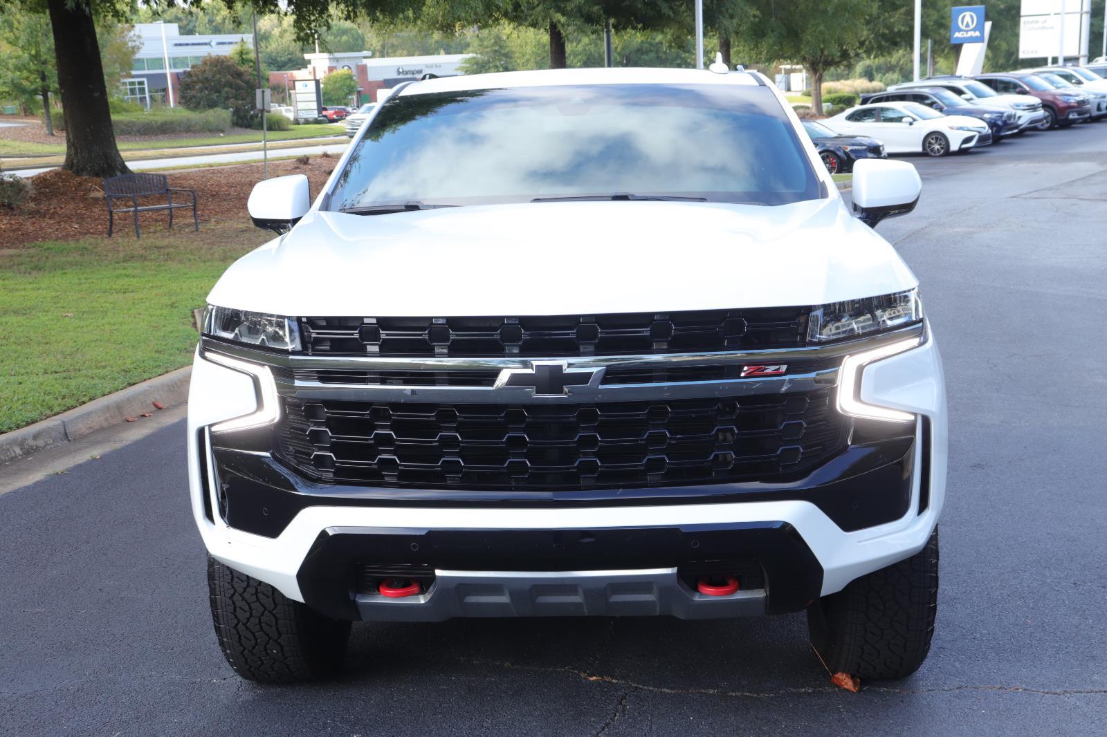 2022 Chevrolet Suburban Z71 photo 2