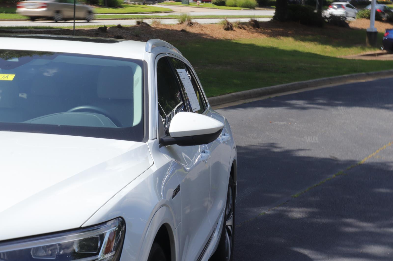 2024 Audi Q8 E-tron Premium Plus photo 4