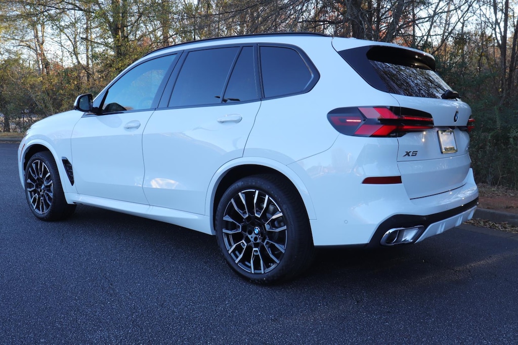 New 2026 BMW X5 sDrive40i Sports Activity Vehicle